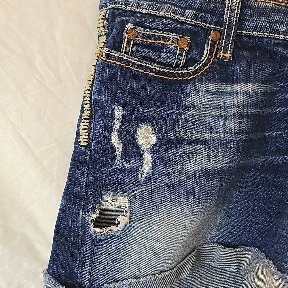 BKE Denim Madison Low‎ Rise Distressed Rough Hem Shorts Womens 28 Blue Y2K Vibes